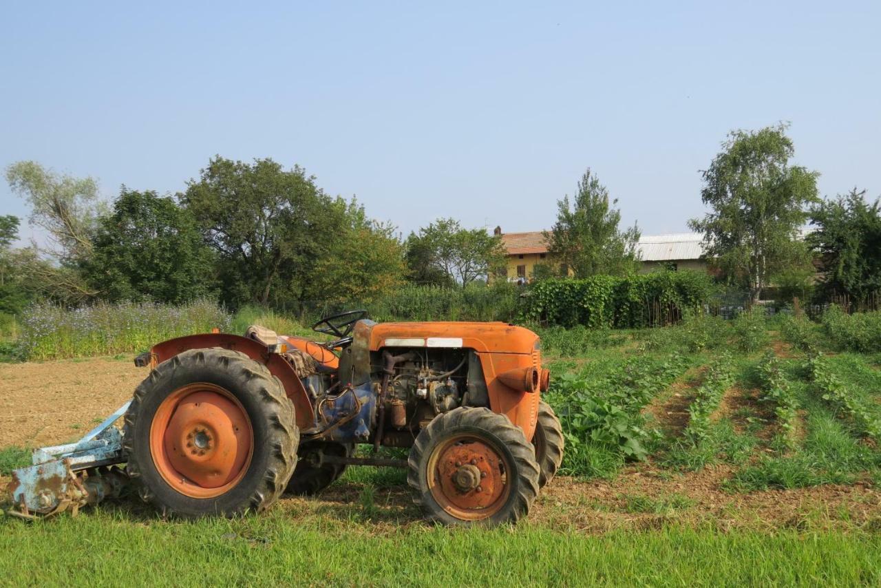 فيلا Fattoria Delle Rose Salussola المظهر الخارجي الصورة